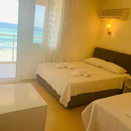 Holiday Hotel 호텔