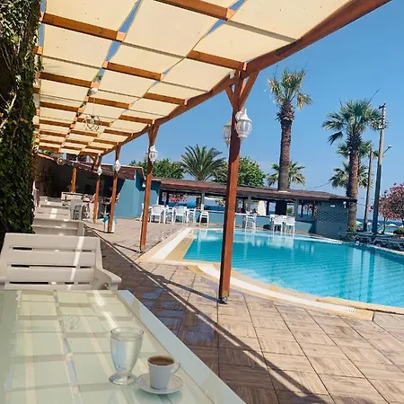 Holiday Hotel * 쿠사다시