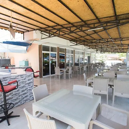 Holiday Hotel 쿠사다시