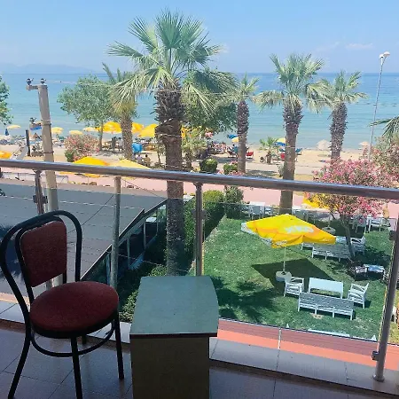 Holiday Hotel 호텔 *