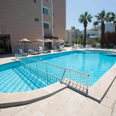 Holiday Hotel Hotel *