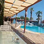 Holiday Hotel * 쿠사다시