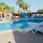 Holiday Hotel 호텔 쿠사다시